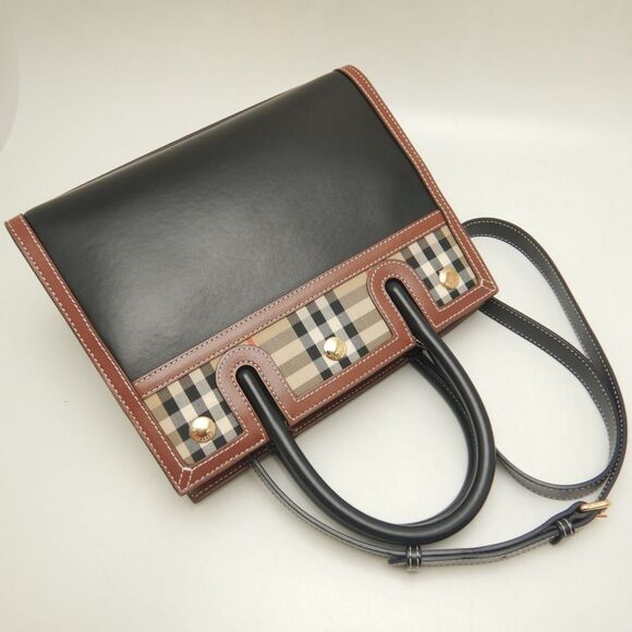 BURBERRY Black Leather Tote Bag - Picture 3 of 10